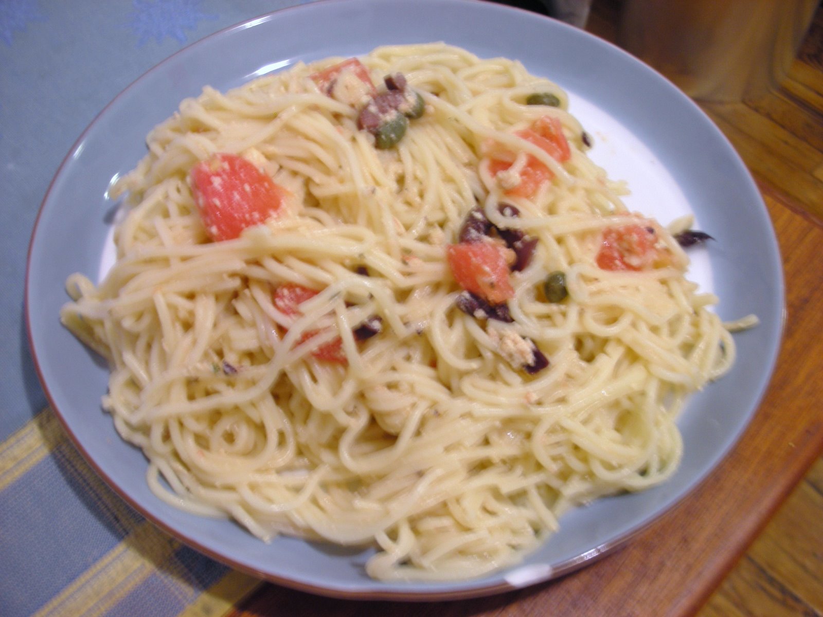 [Spaghetti+with+Peppery+No-Cook+Tomato+Sauce.JPG]