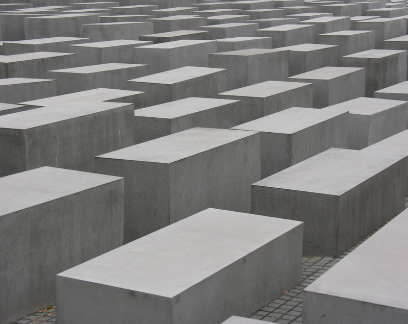 [b-Holocaust-Memorial.jpg]
