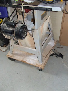 picture of Delta table saw and mobile base