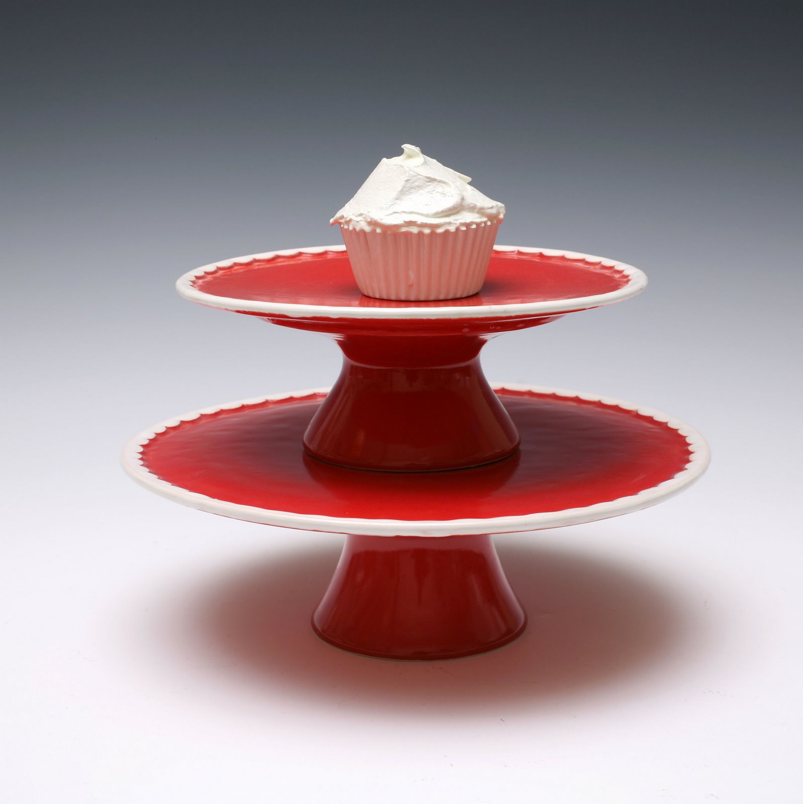 [red+scallop+cake+stand.jpg]