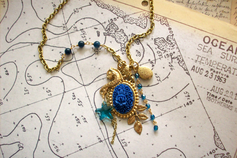 [blue-jezebel-necklace.jpg]