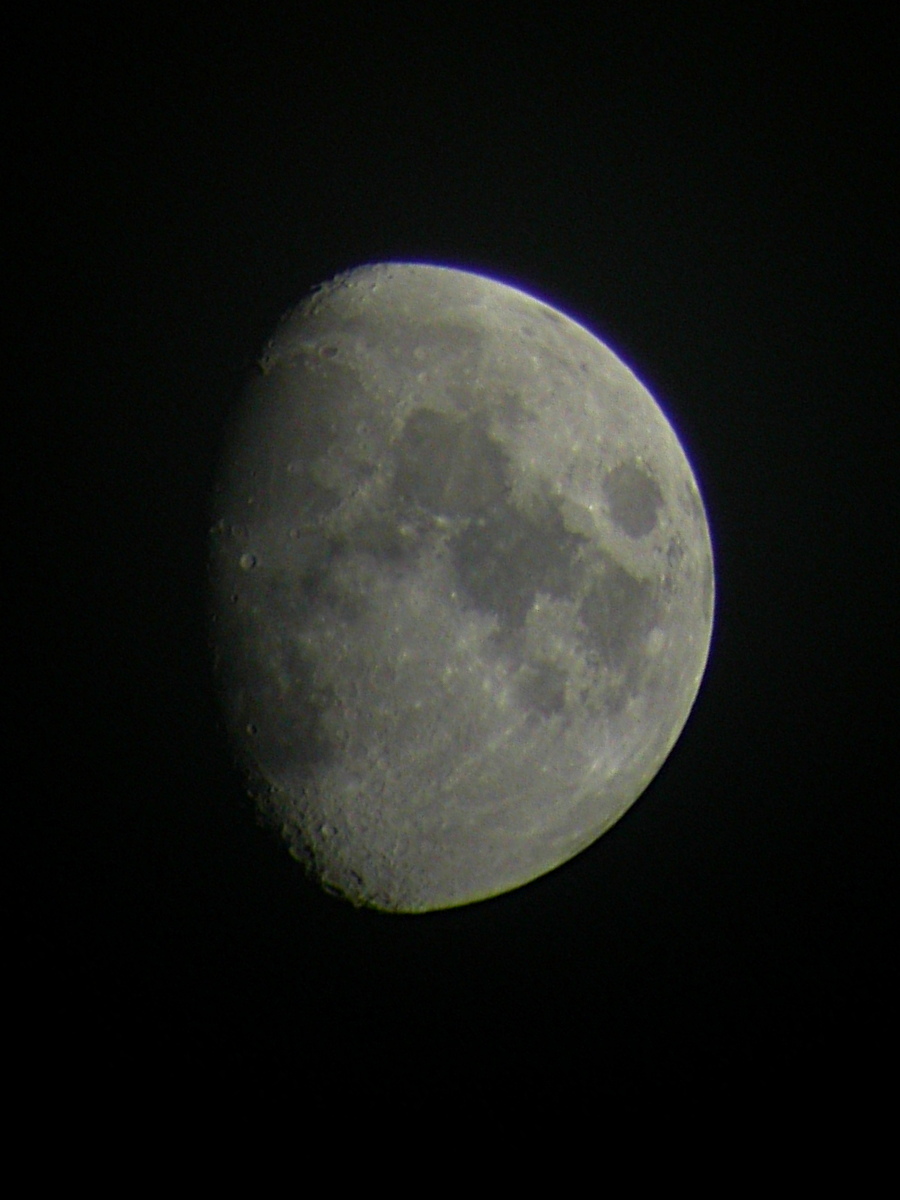 [Binocular+moon+2+-+sharpened.jpg]