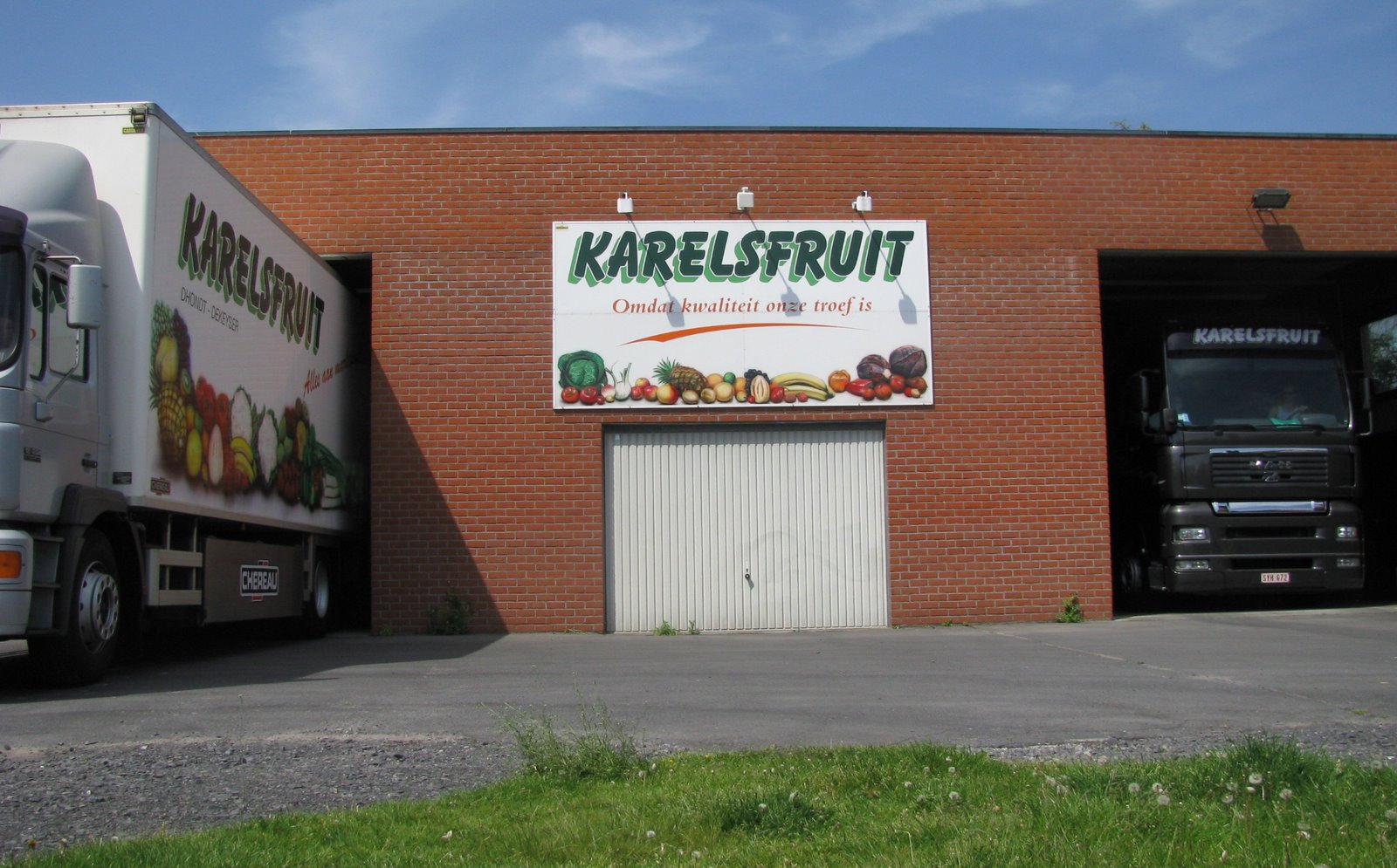[Karelsfruit+trucks.jpg]