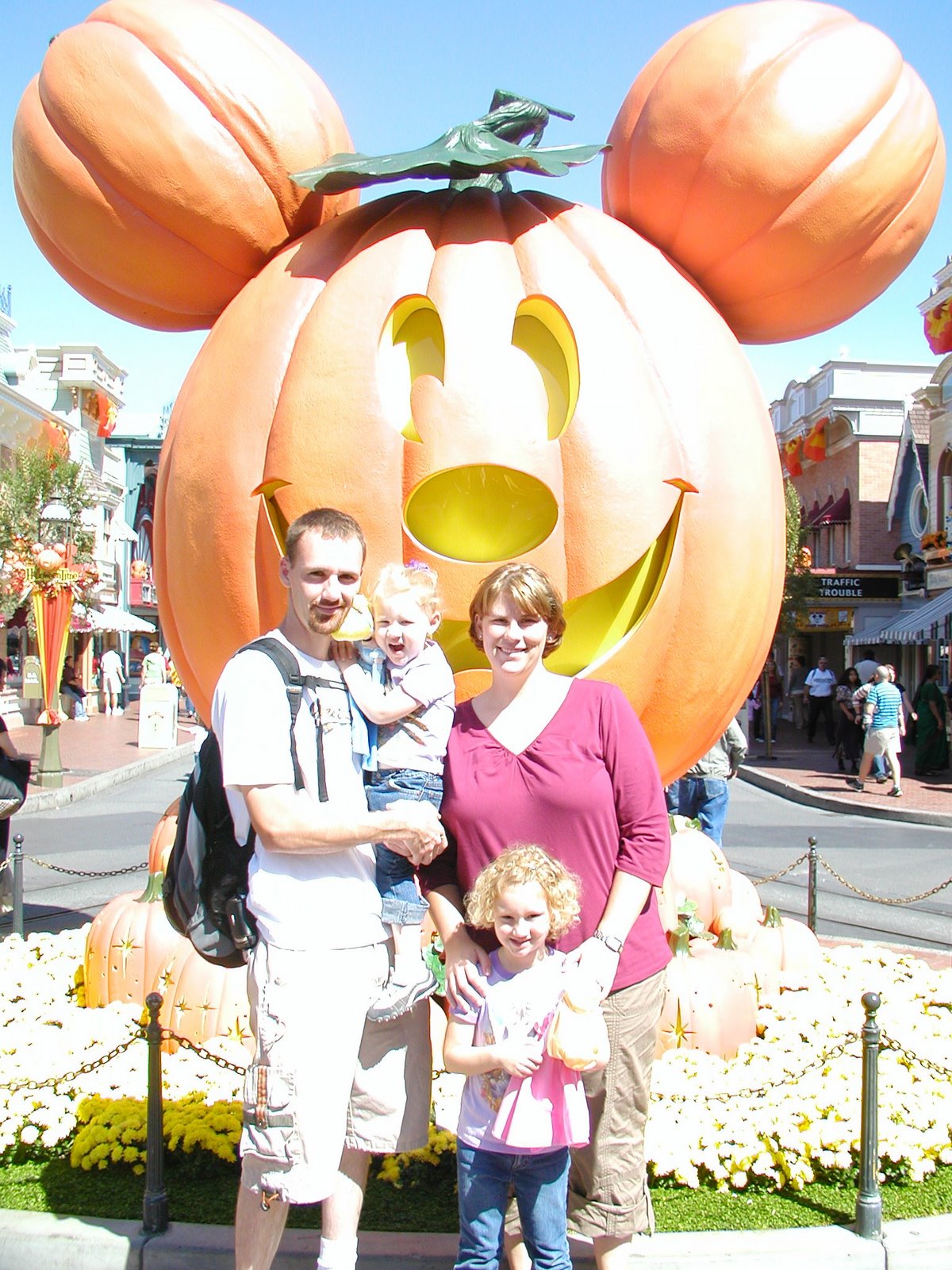 [Copy+of+Disneyland2007.2+022.jpg]