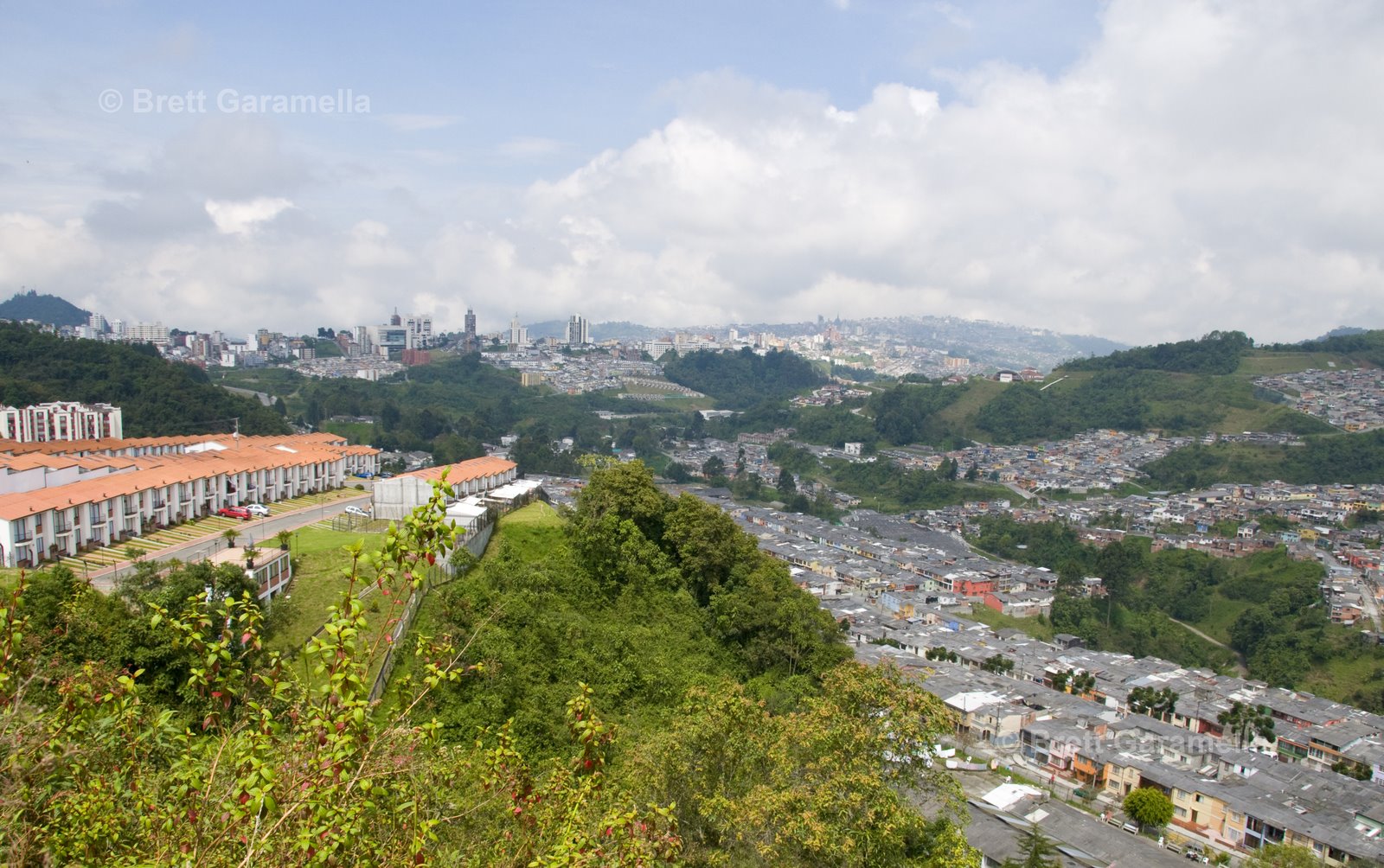 [Manizales+from+a+the+cross+on+a+hill.JPG]