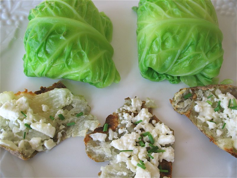 [baked+potato+and+cabbage+leaf+1.jpg]