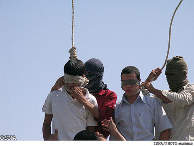 KEPICIKAN ISLAM : Membantai 4000 Gay Iran+gays+noose