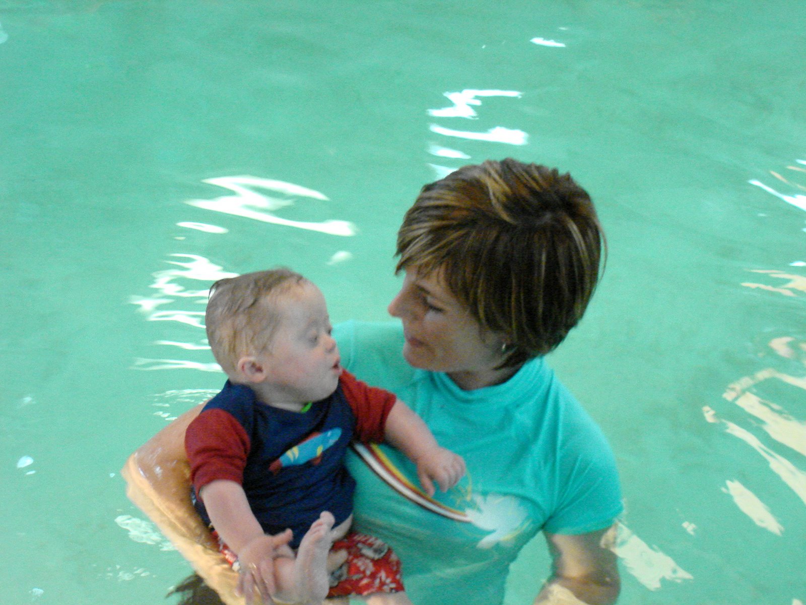 [June+2008+swim+therapy+and+vbs+004.JPG]