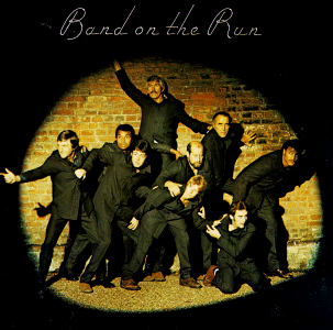 [wings+-+band+on+the+run+cover.gif]