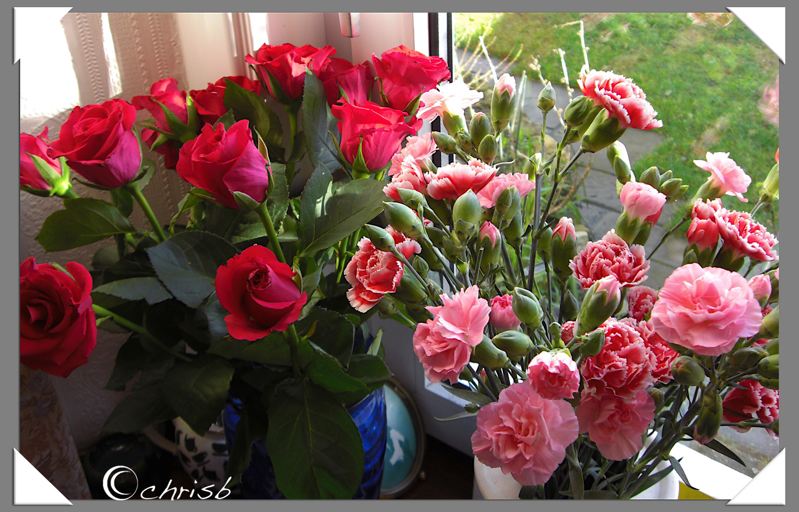 [roses_carnations.jpg1]