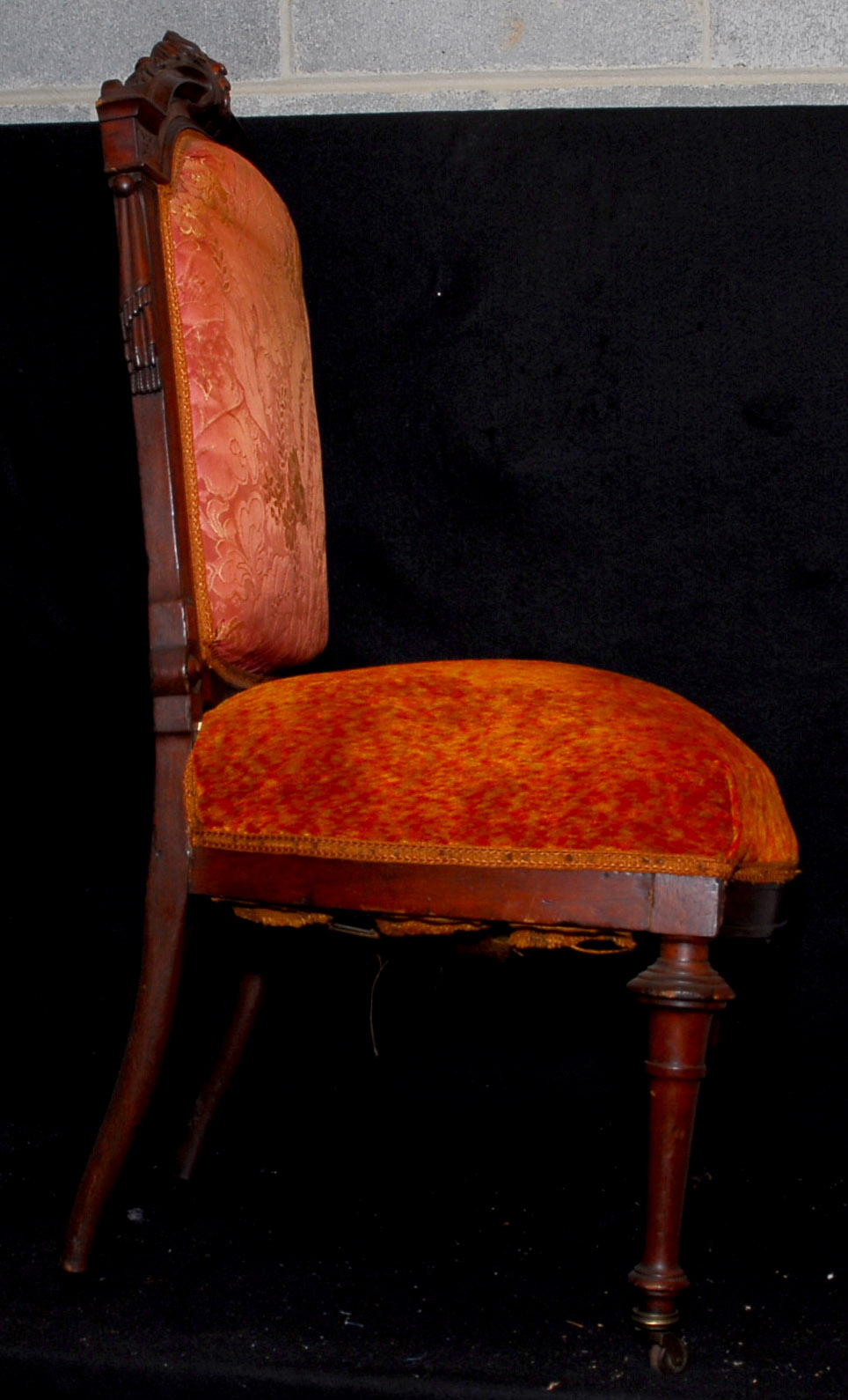 [Side+Veiw+of+the+Chair+2.jpg]