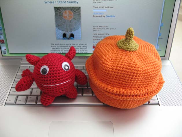 [blog+dotty+next+to+pumpkin.jpg]