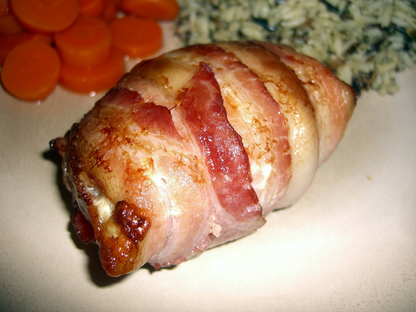 [Turkey+Bacon+Roll+whole.JPG]