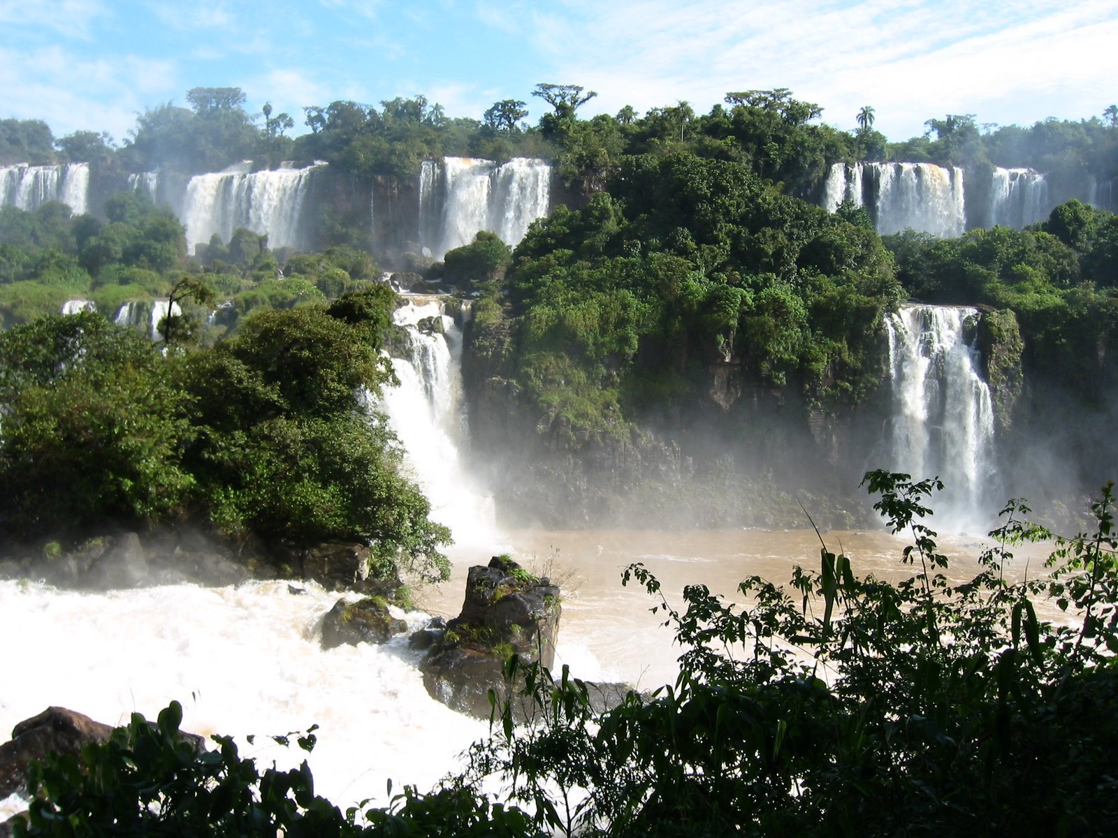[May+2007+Iguazu+Falls+039.JPG]