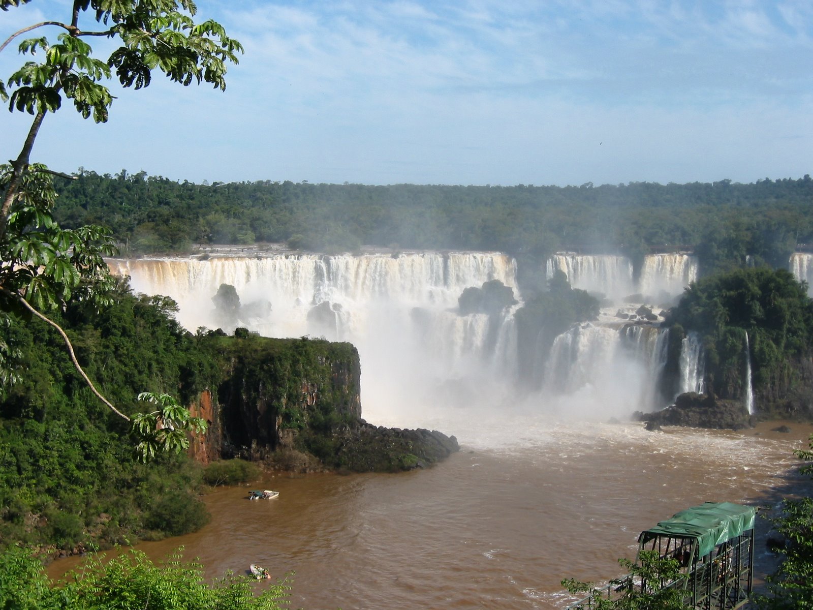 [May+2007+Iguazu+Falls+011.JPG]