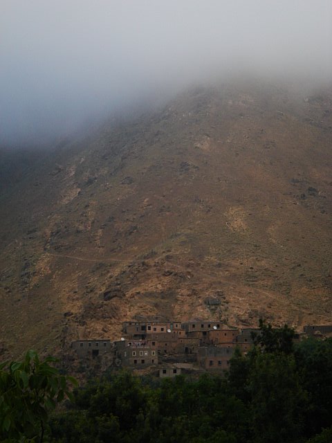 [foggy+mountain+village+below.jpg]