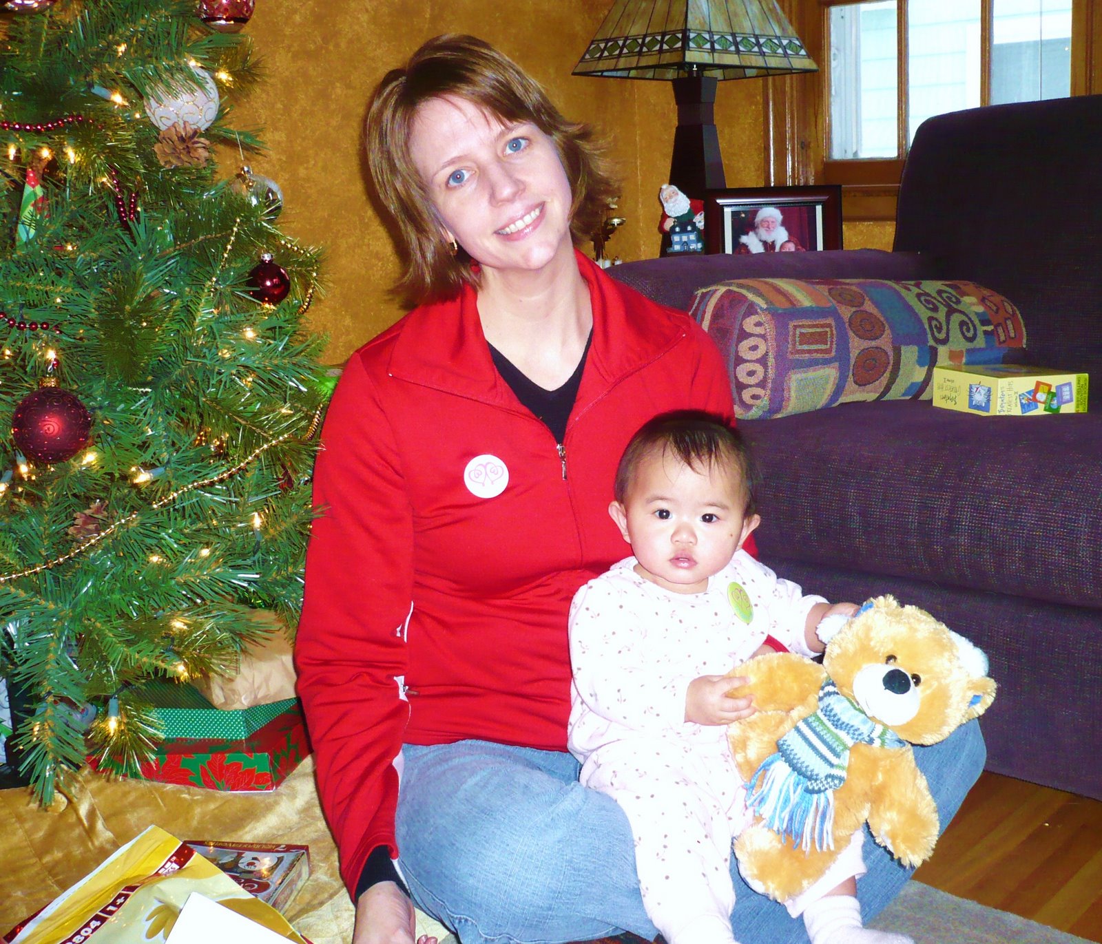 [Mommy+&+Maddy+Christmas+2007.JPG]