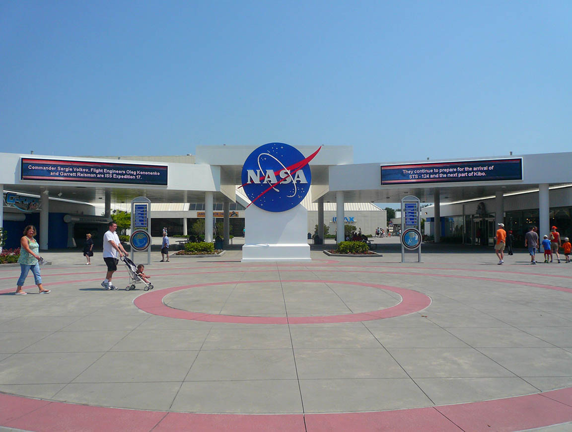 [NASA+entrance.jpg]