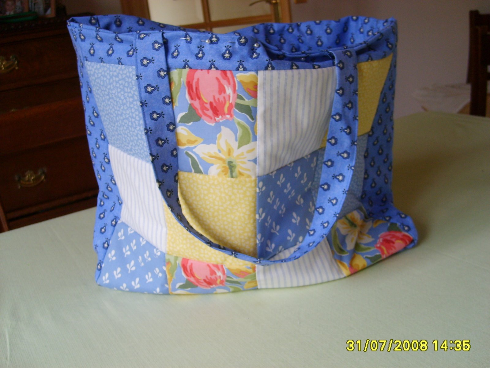 [Elizabeth's+bag+patchwork.JPG]