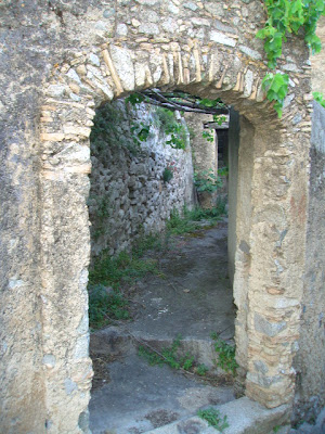 archway, calabria, southern italy