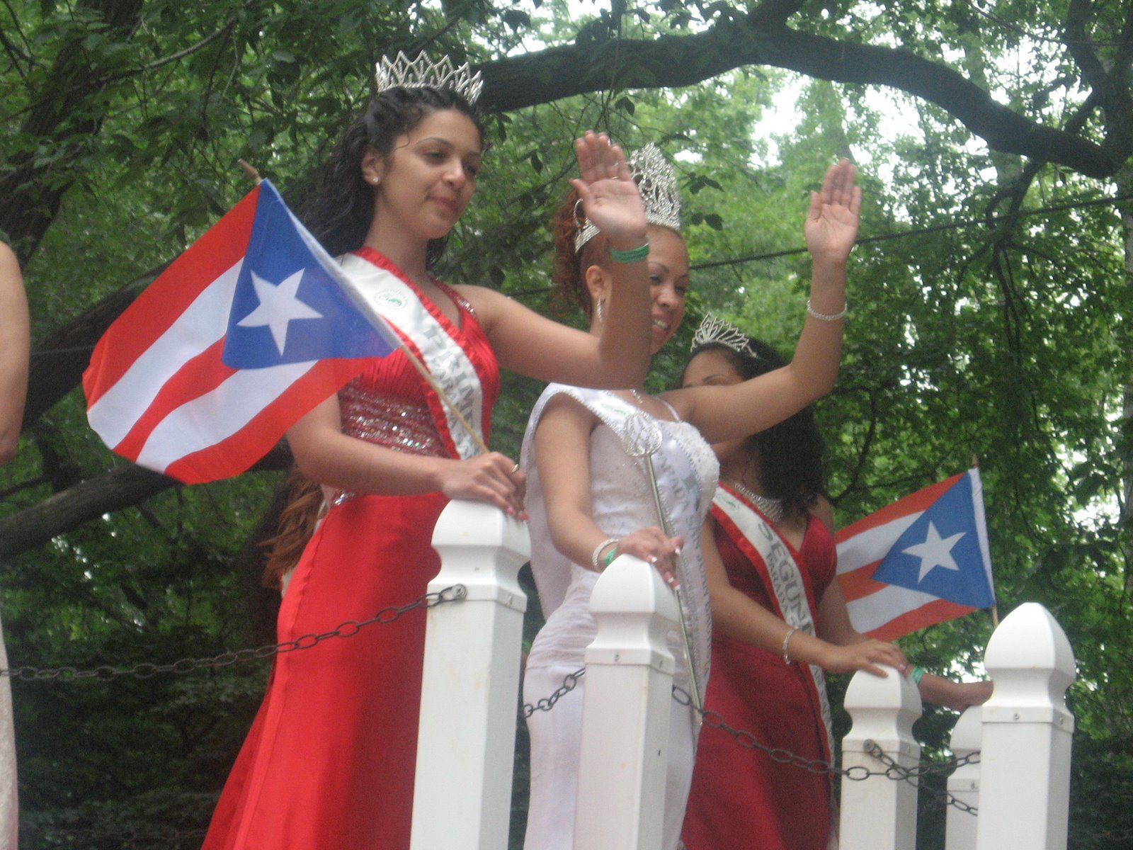 [Puerto+Rican+Day+Parade+030.jpg]