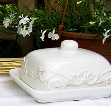 maselniczka ceramiczna w stylu retro