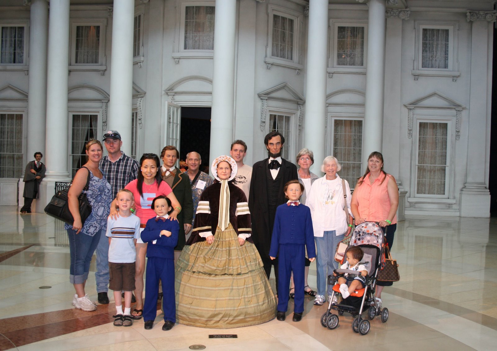 [family+with+lincoln+family.jpg]