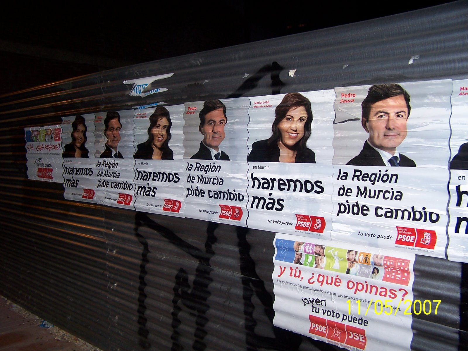 [PEGADA+CARTELES+PSOE+MAYO+2007+4.jpg]
