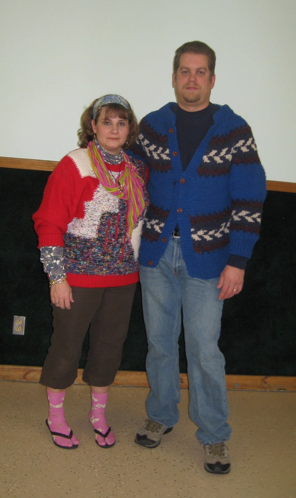 [ugly+sweater+couple.jpg]