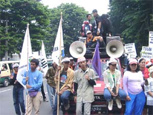 [bandungers+protested.jpg]