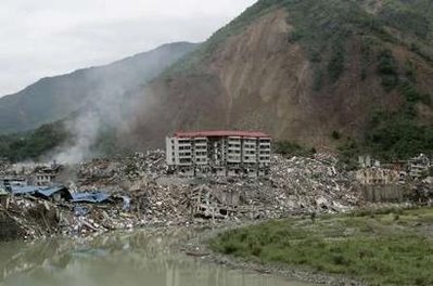 [08_05+sichuan+landslide+6.jpg]