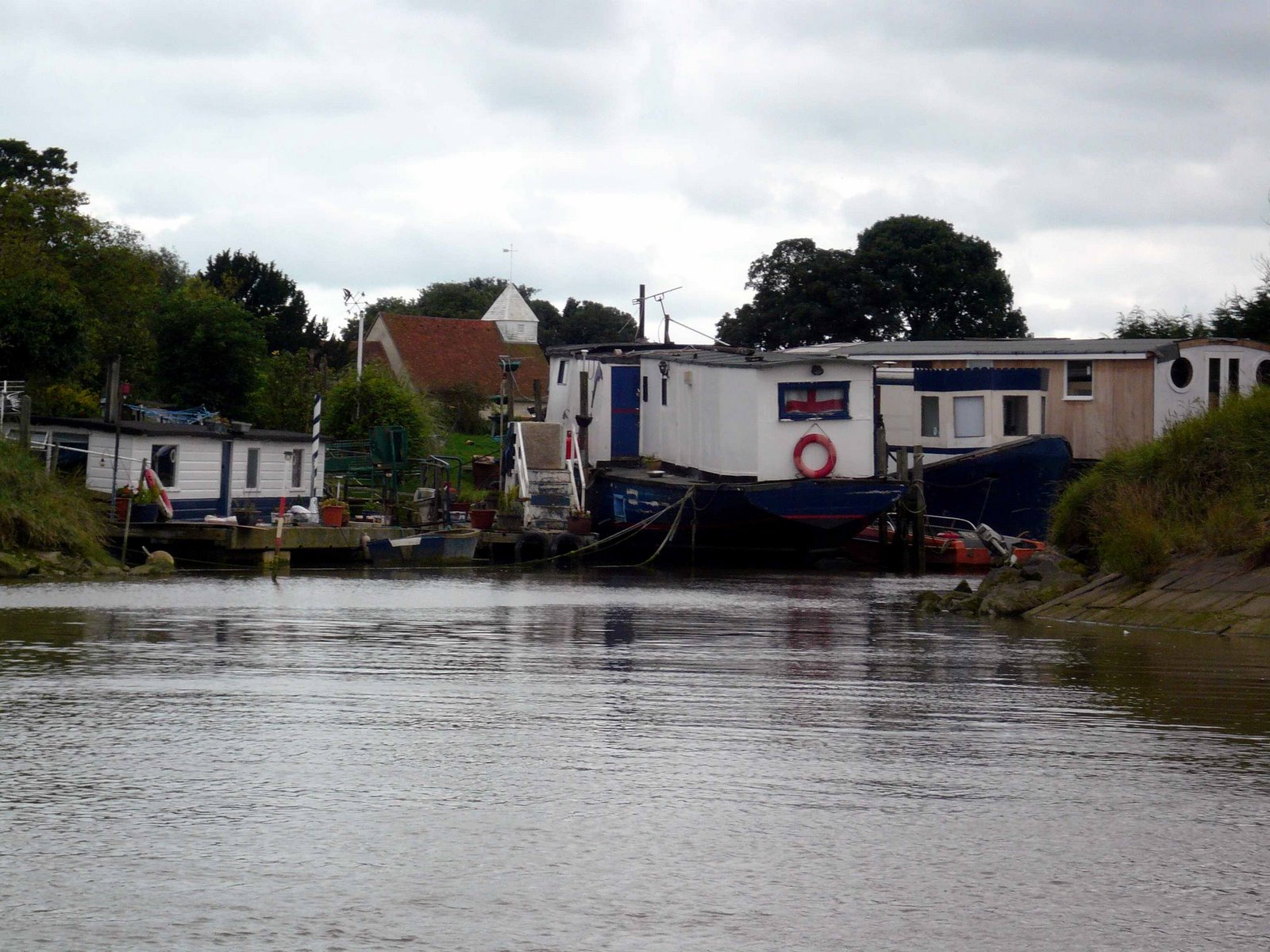 [Copy+of+Ford+houseboats.jpg]