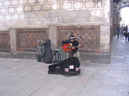[Street_performer_Barcelona.JPG]