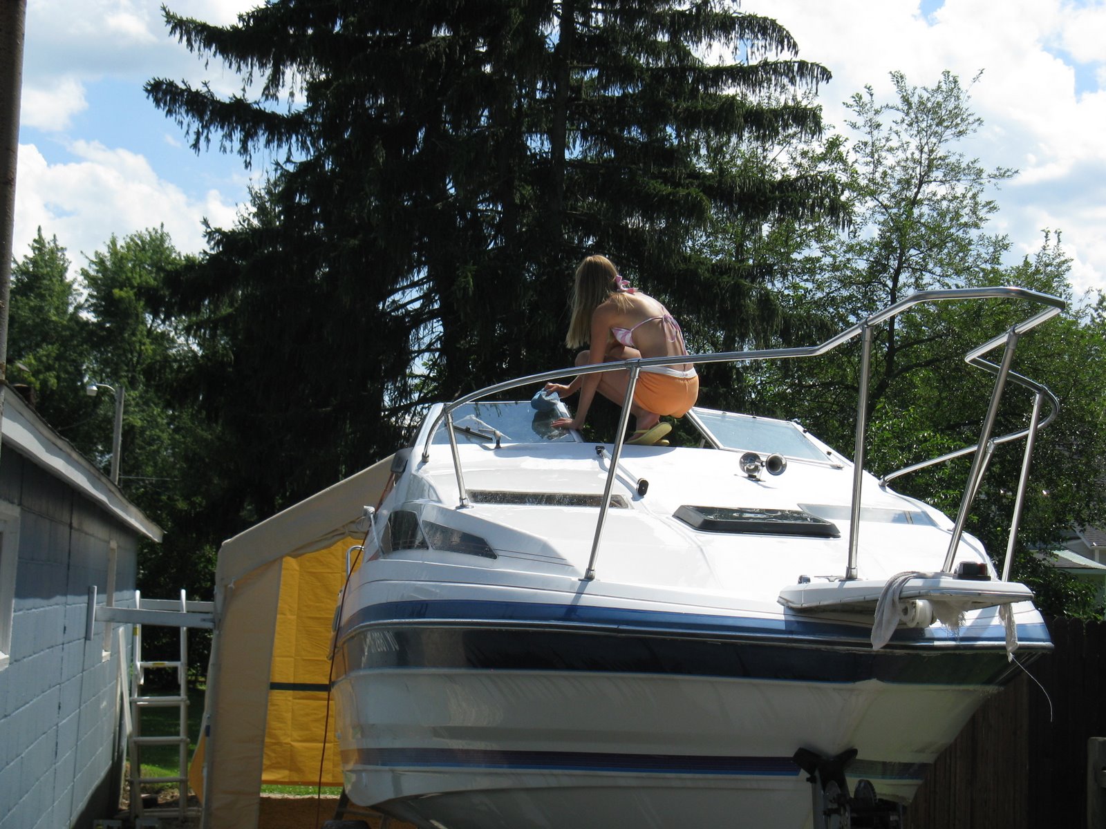 [aubs+cleaning+boat+003.JPG]