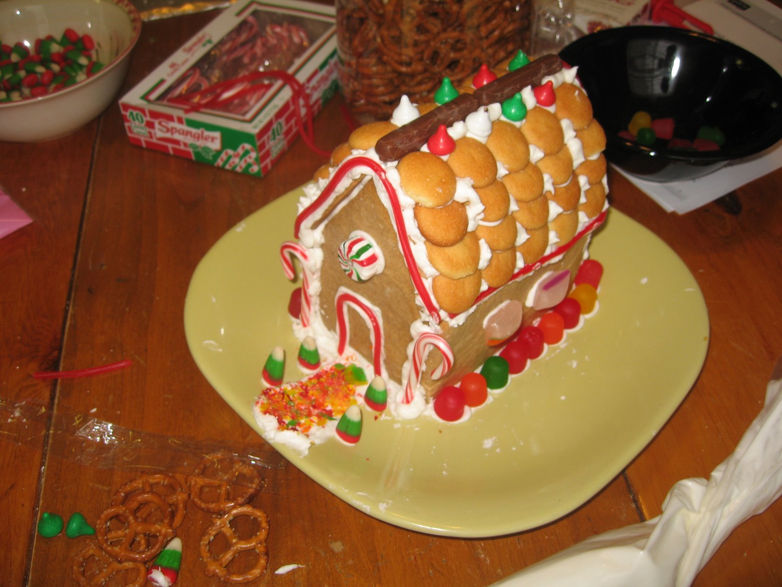 [gingerbread+house+party+018.jpg]