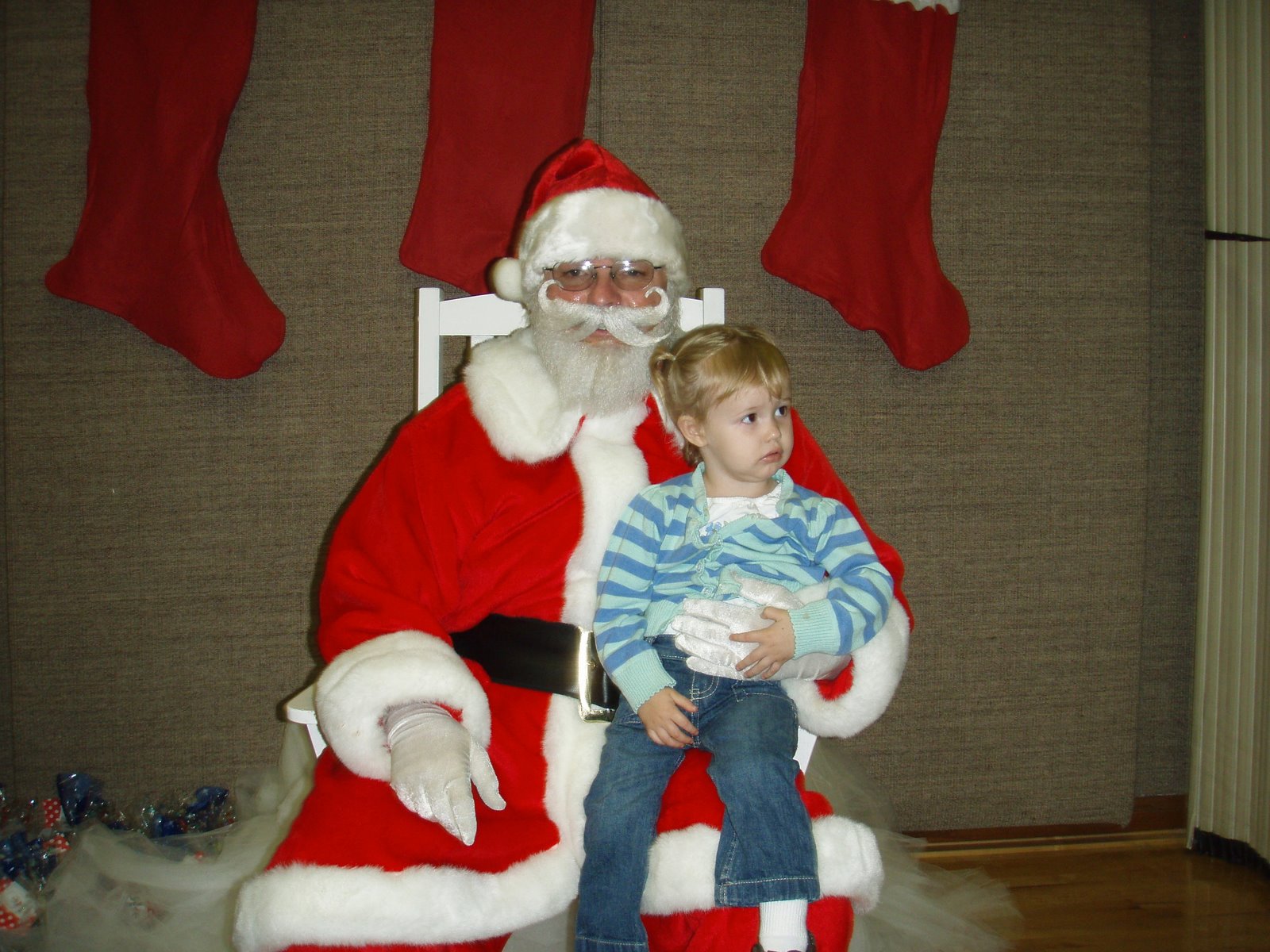 [Santa+2007.JPG]