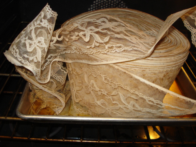 [lace+baking+in+oven.JPG]