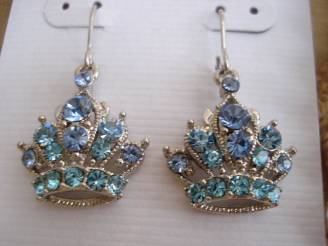 [aqua+crown+earrings.JPG]