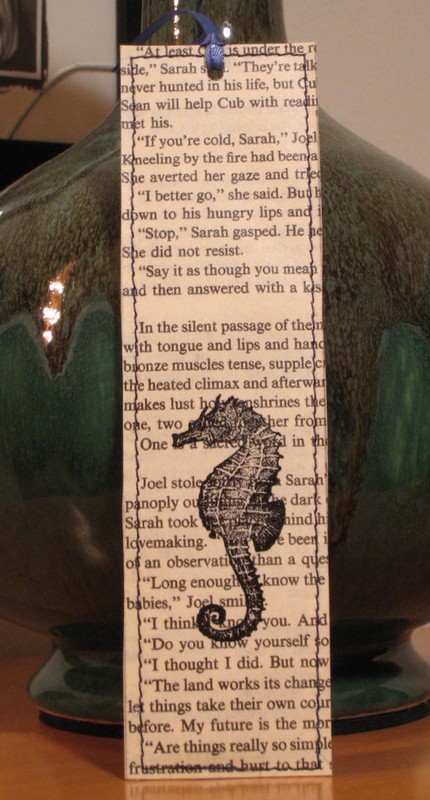 [420+seahorse+bookmark.jpg]
