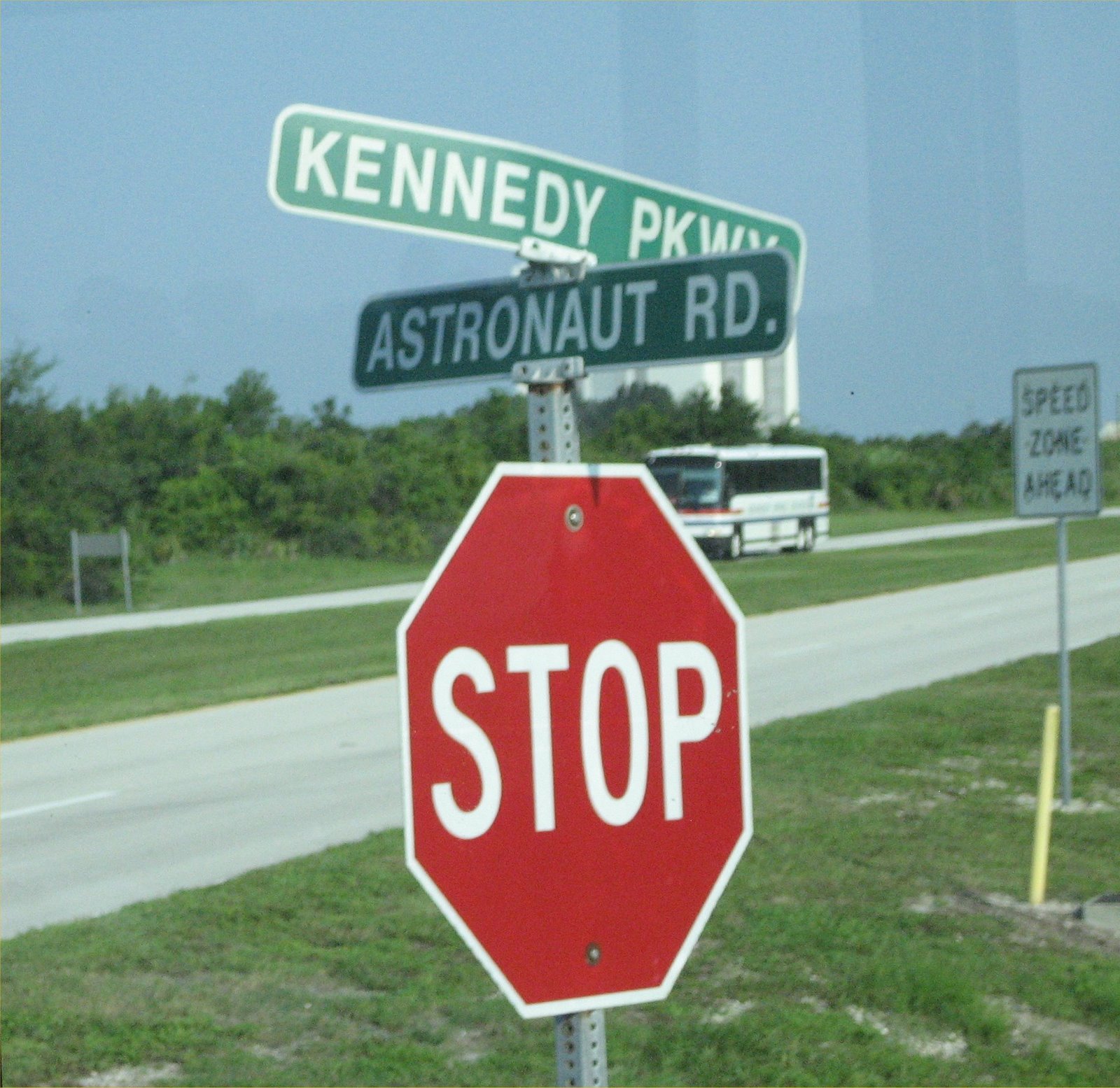 [Corner+Kennedy+and+Astronaut+KSC.jpg]