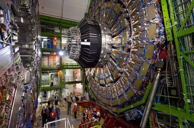 [Large-Hadron-Collider-28.jpg]