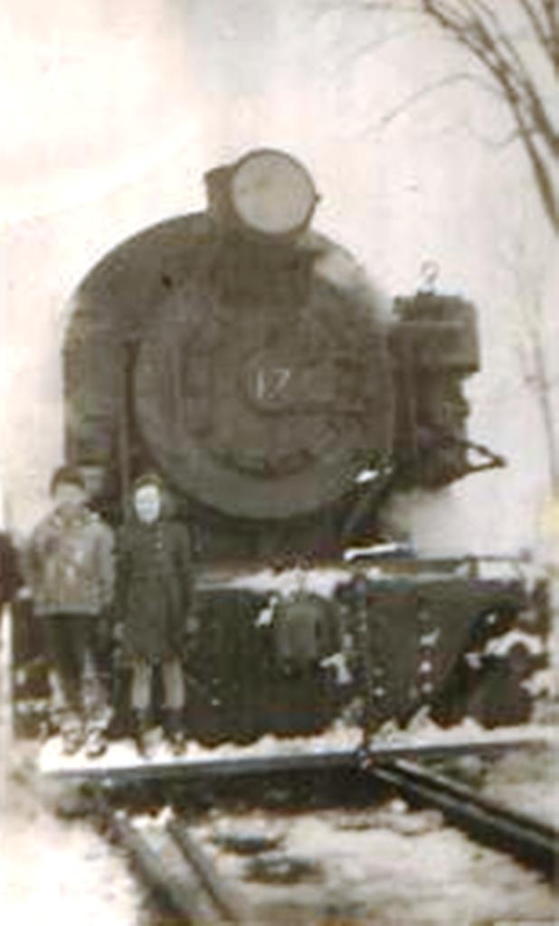 [Copie+de+Donnacona+locomotive+1948.jpg]