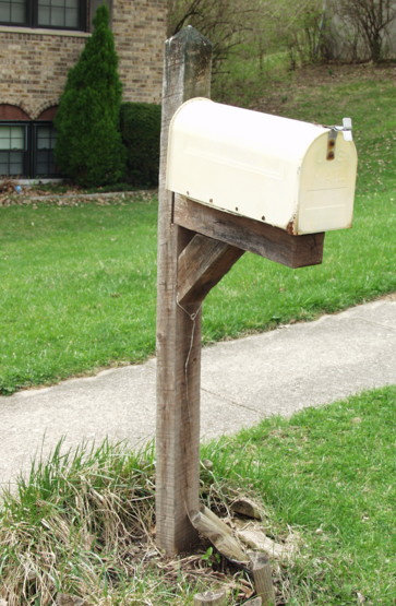 [Mailbox2.JPG]