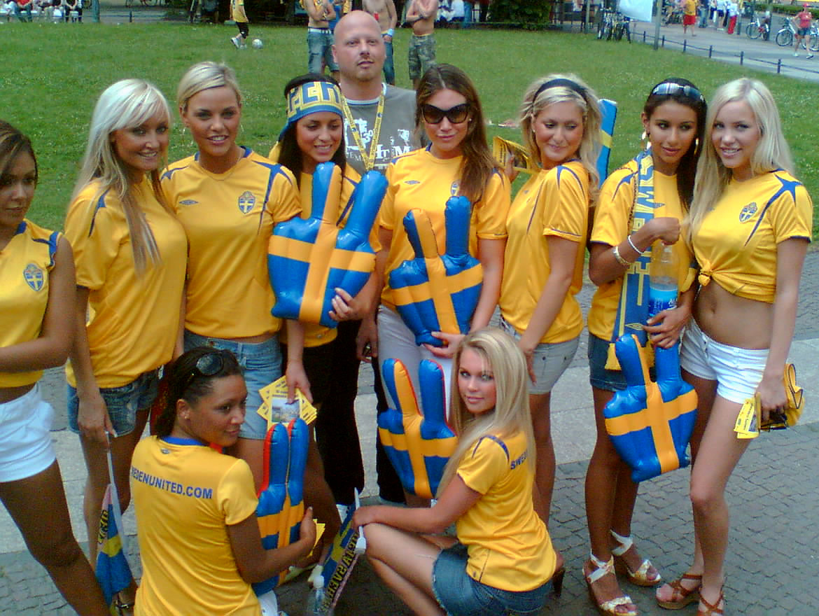 [swedish_football_girls.jpg]