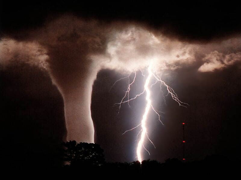 [Greensburg+Tornado+2007.jpg]