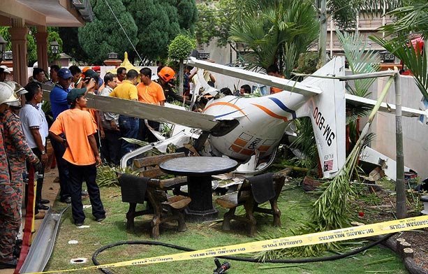 [Eagle+150B+plane-crash_26.06.2008.jpg]