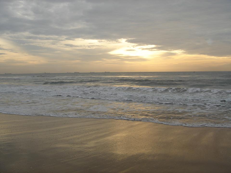 [marina+beach+dawn.jpg]