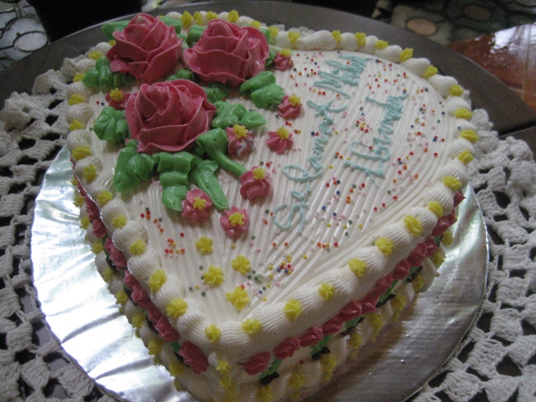 [cake+heart2.JPG]