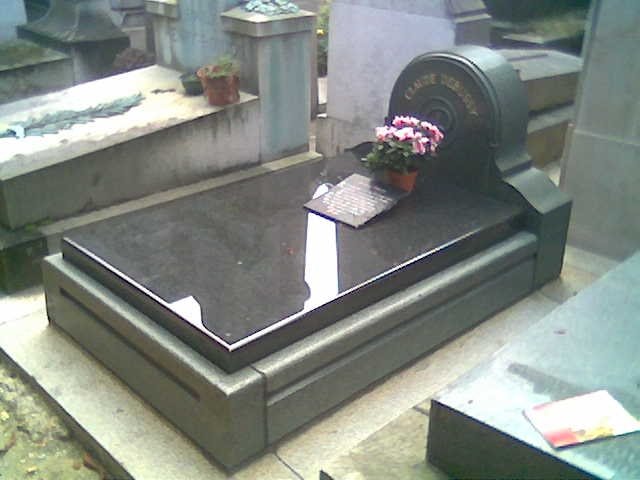 [Debussy's_grave.jpg]