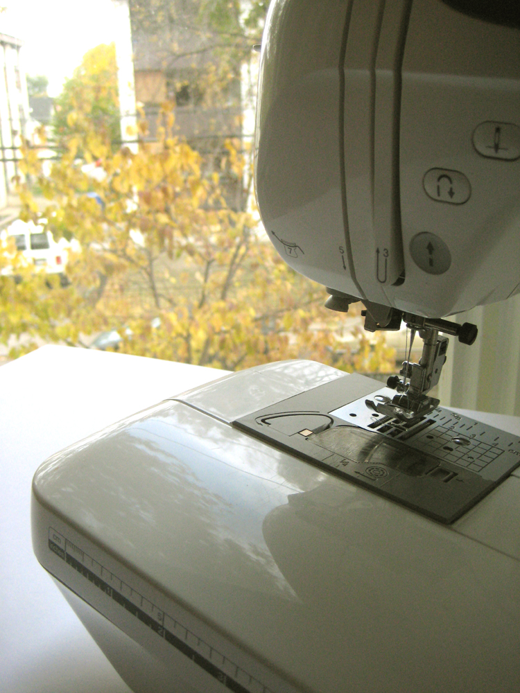 [sewing+machine+is+home.jpg]